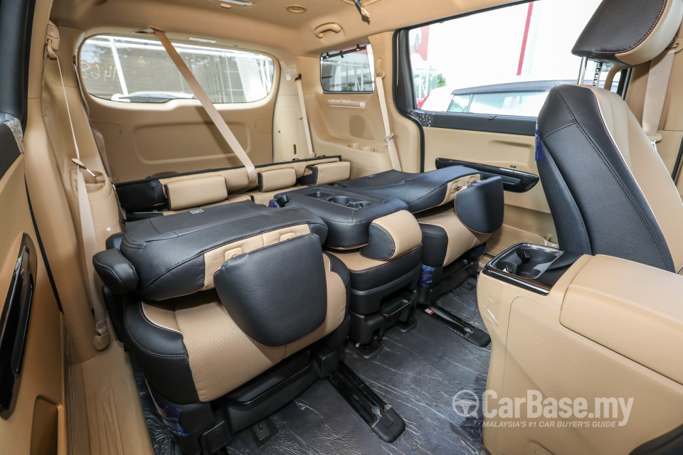 Kia Carnival YP (2017) Interior