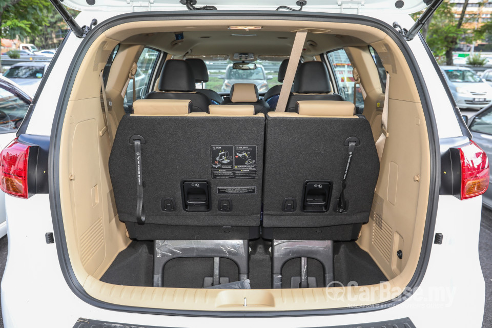 Kia Carnival YP (2017) Interior