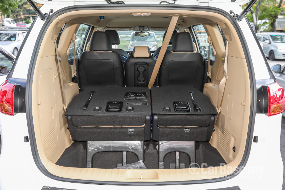 Kia Carnival YP (2017) Interior