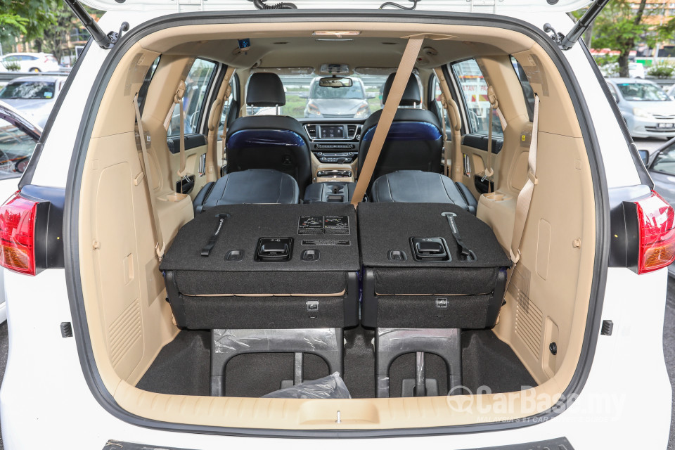 Kia Carnival YP (2017) Interior