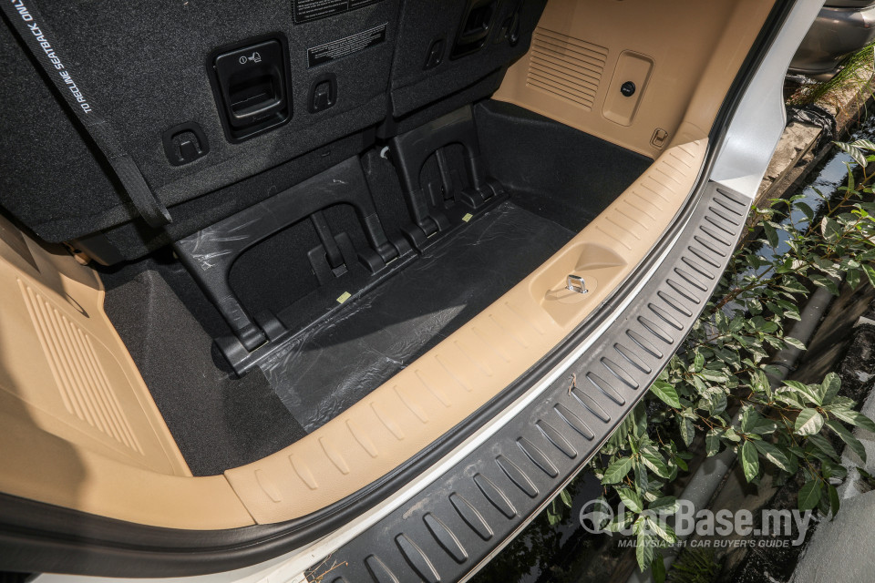 Kia Carnival YP (2017) Interior