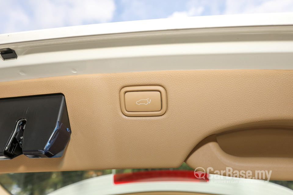 Kia Carnival YP (2017) Interior