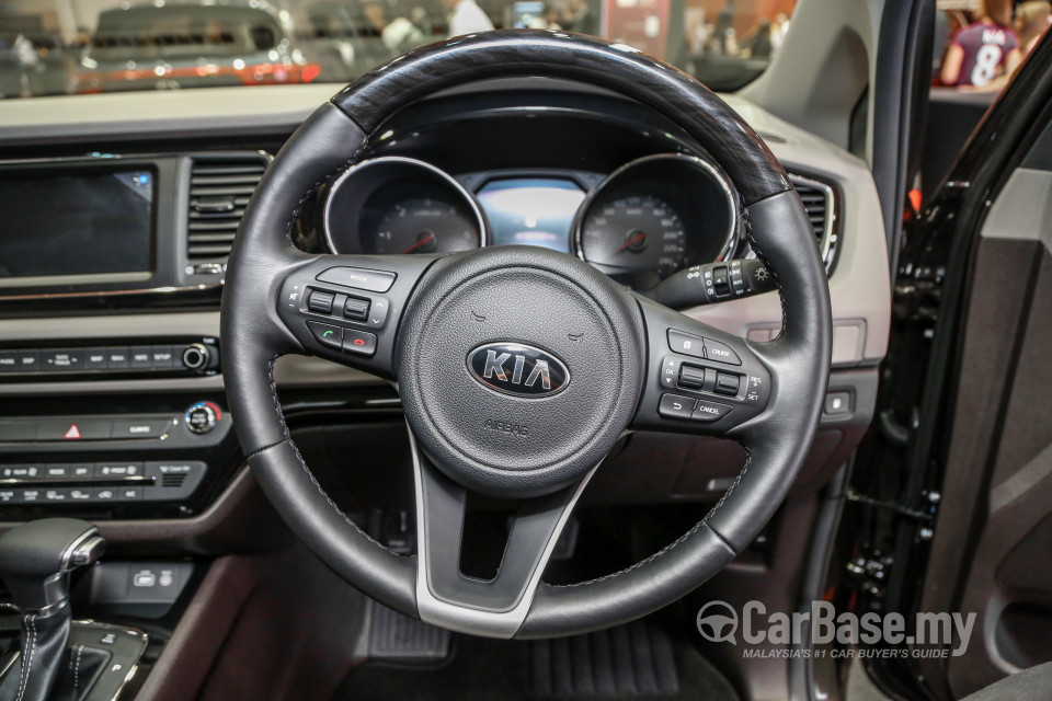 Kia Carnival YP (2017) Interior