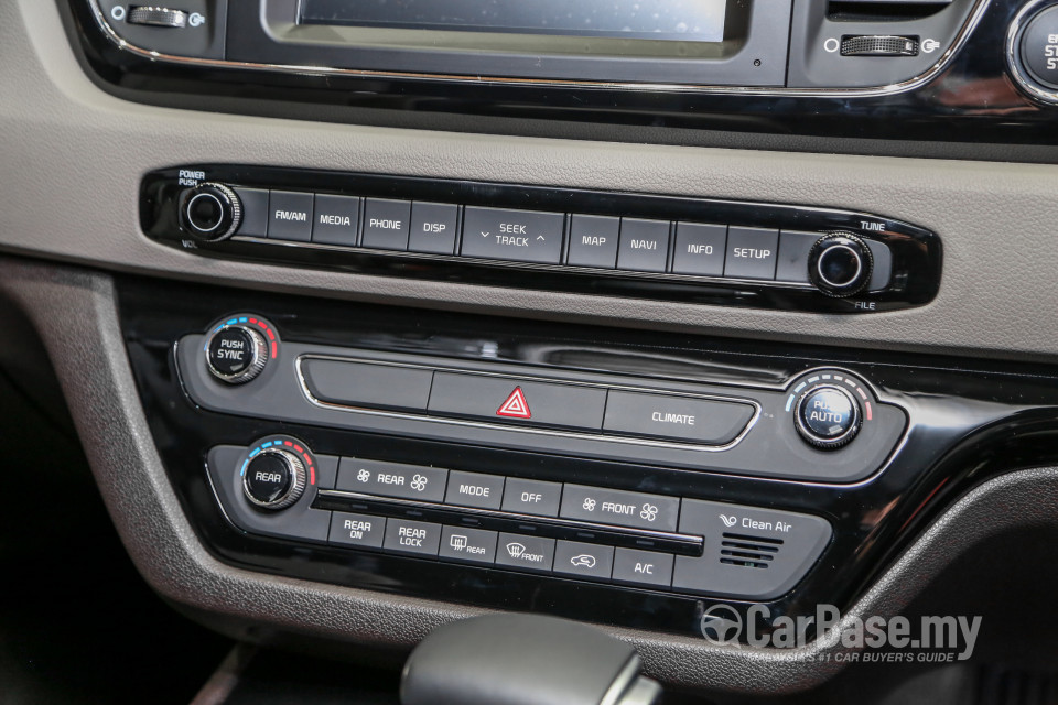 Kia Carnival YP (2017) Interior
