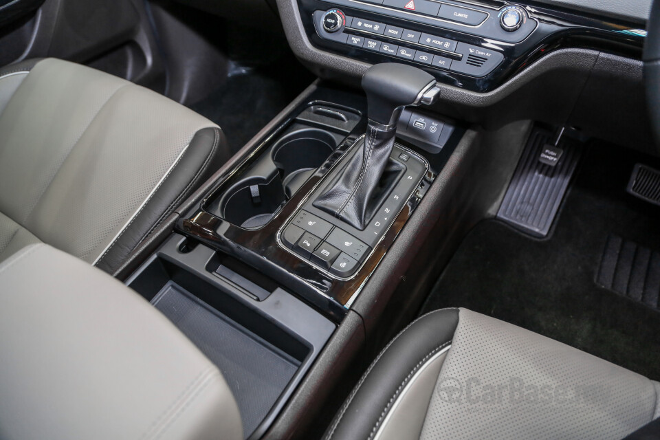 Kia Carnival YP (2017) Interior
