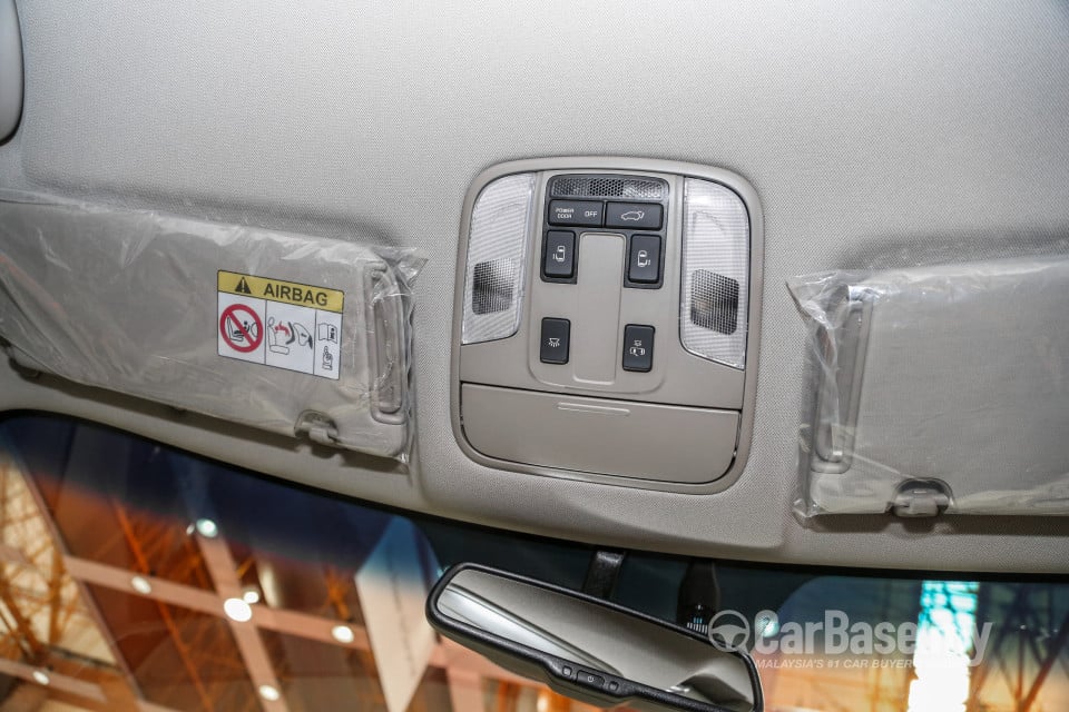 Kia Carnival YP (2017) Interior