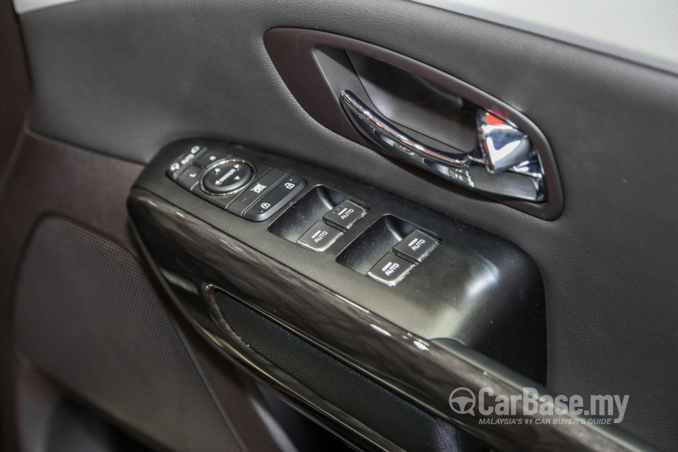 Kia Carnival YP (2017) Interior