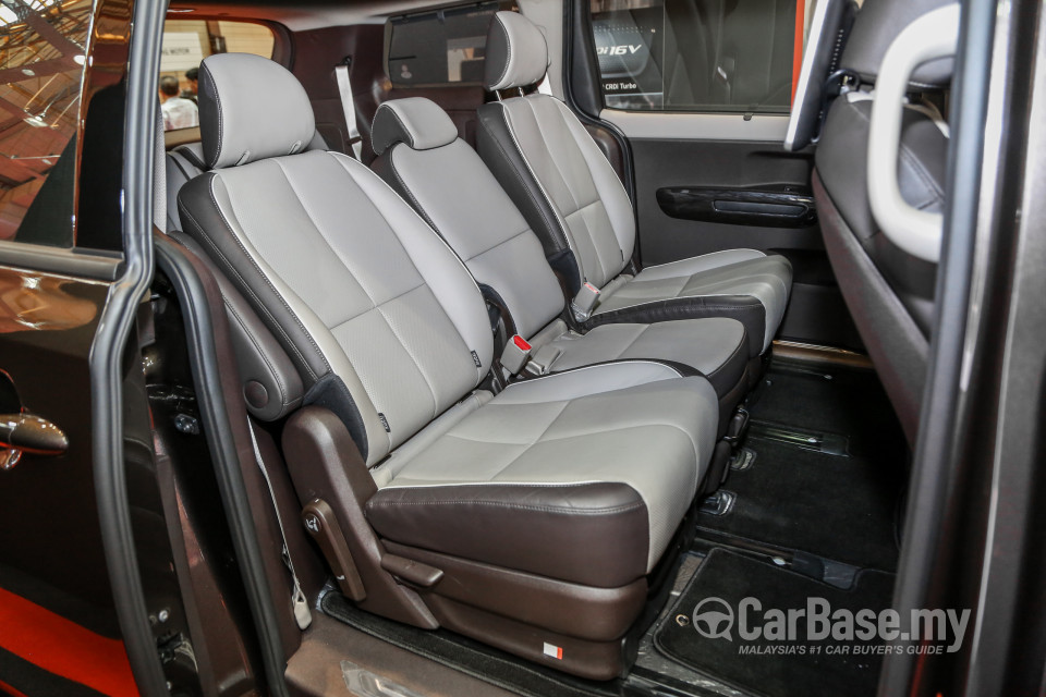 Kia Carnival YP (2017) Interior