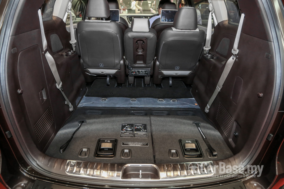 Kia Carnival YP (2017) Interior