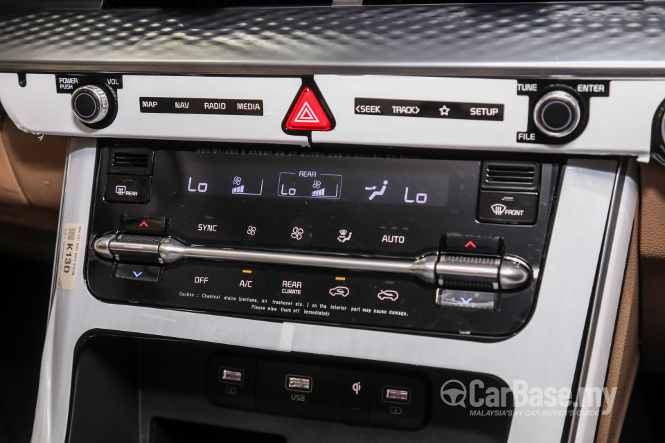 Kia Carnival KA4 (2022) Interior