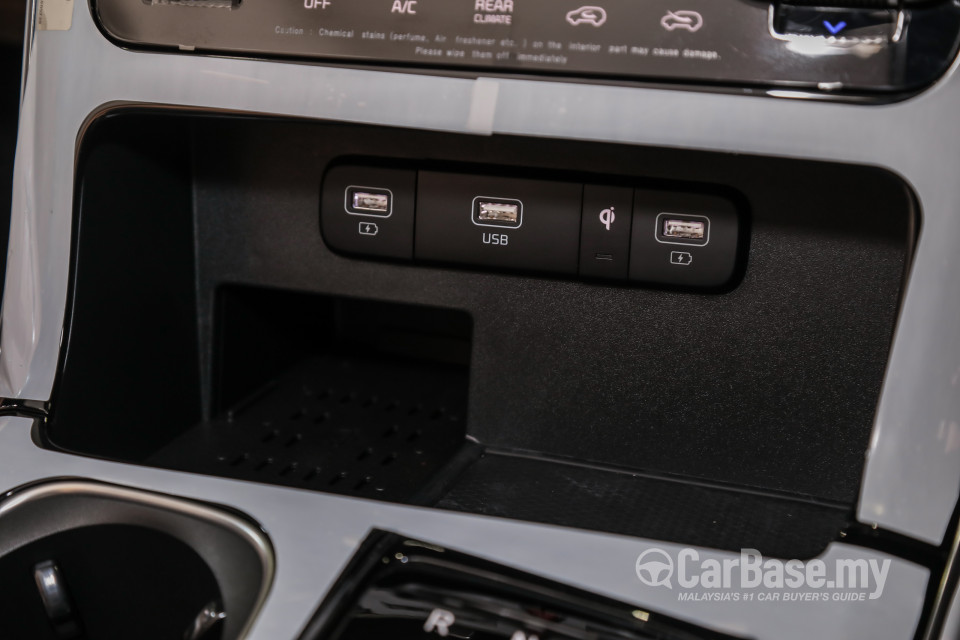 Kia Carnival KA4 (2022) Interior
