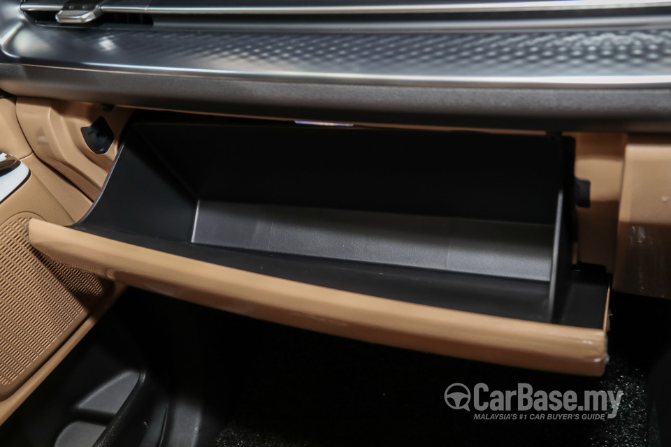 Kia Carnival KA4 (2022) Interior