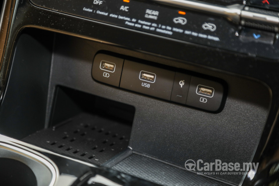 Kia Carnival KA4 (2022) Interior