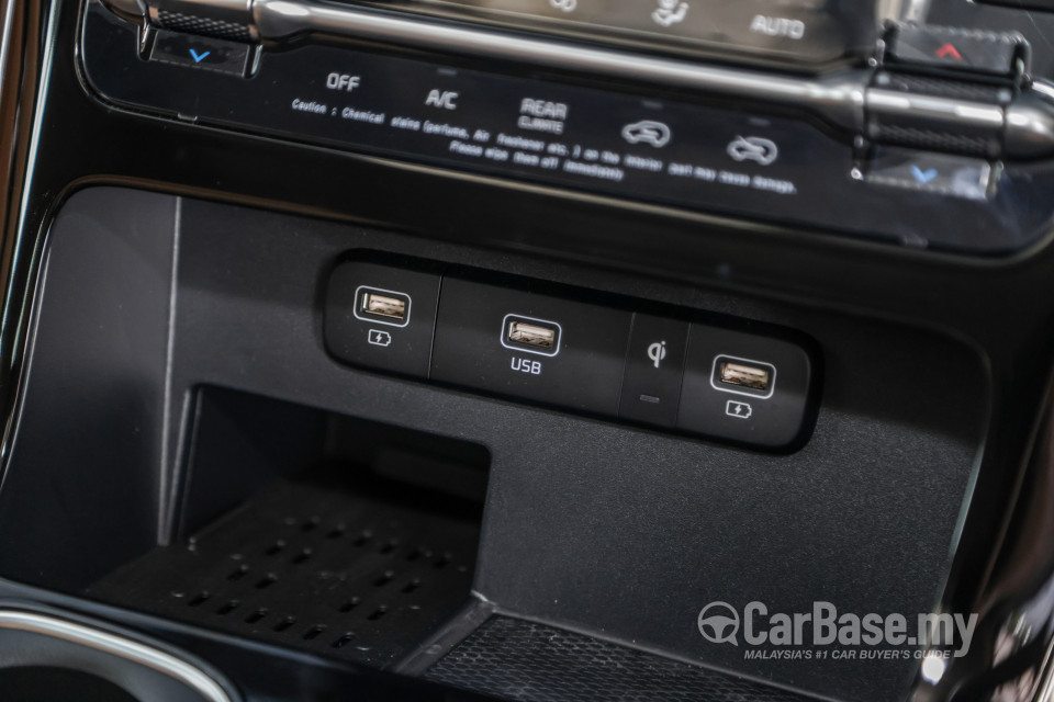 Kia Carnival KA4 (2022) Interior