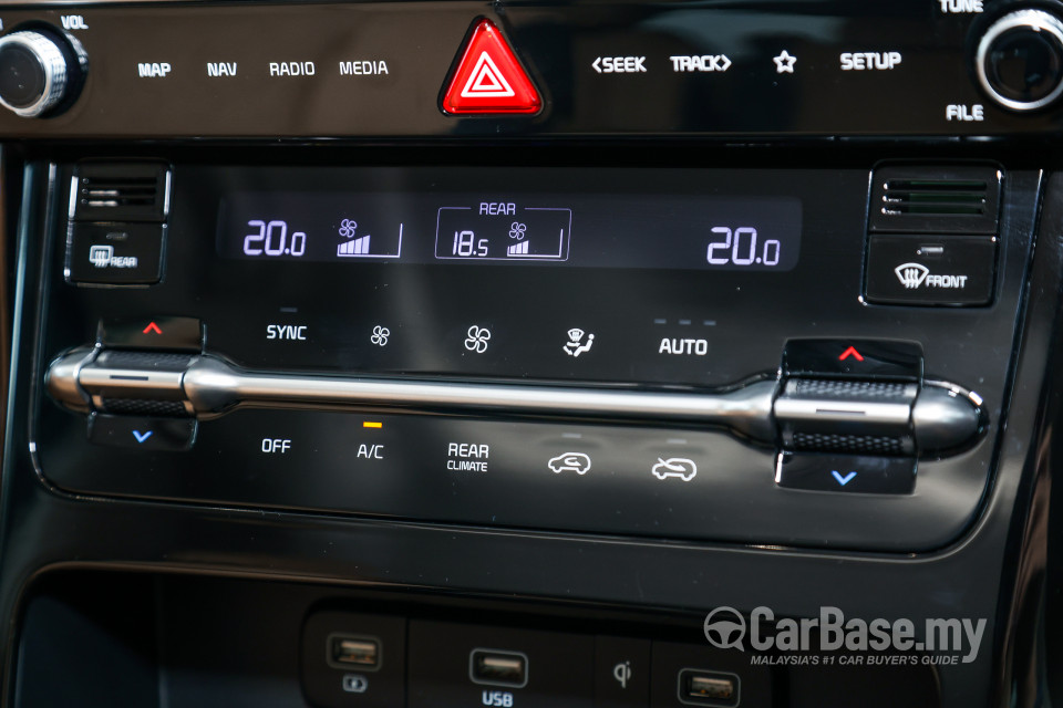 Kia Carnival KA4 (2022) Interior