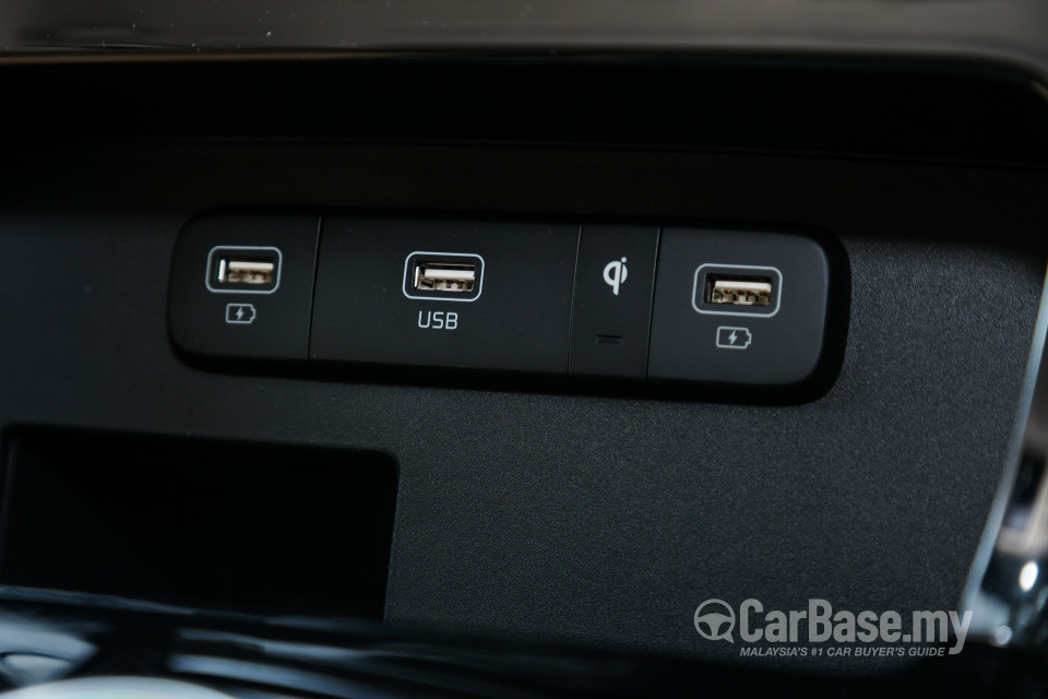 Kia Carnival KA4 (2022) Interior