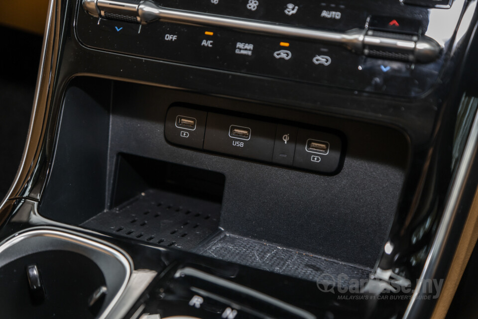 Kia Carnival KA4 (2022) Interior