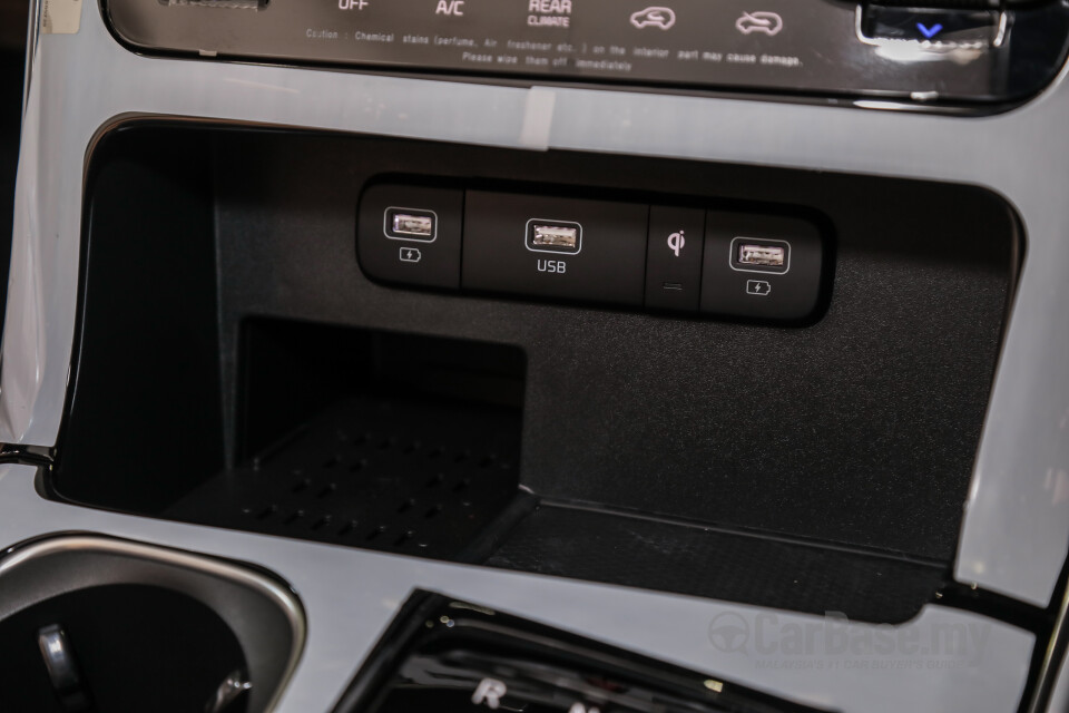 Kia Carnival KA4 (2022) Interior