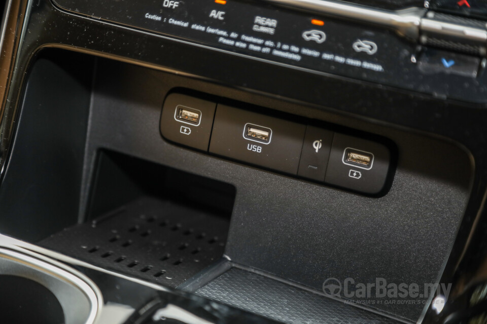 Kia Carnival KA4 (2022) Interior