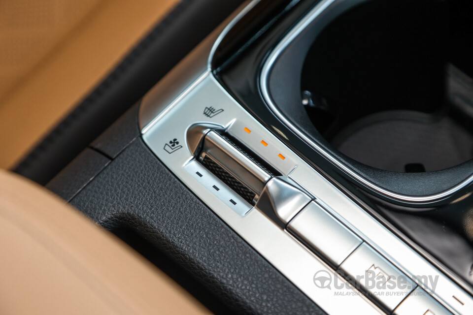 Kia Carnival KA4 (2022) Interior