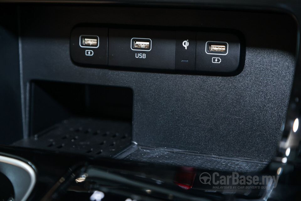 Kia Carnival KA4 (2022) Interior