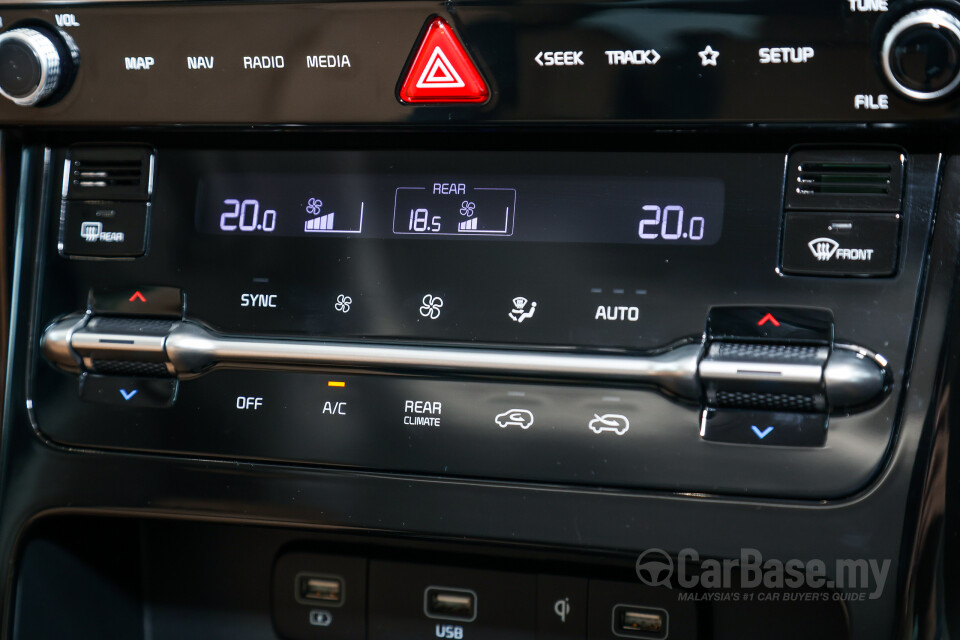 Kia Carnival KA4 (2022) Interior