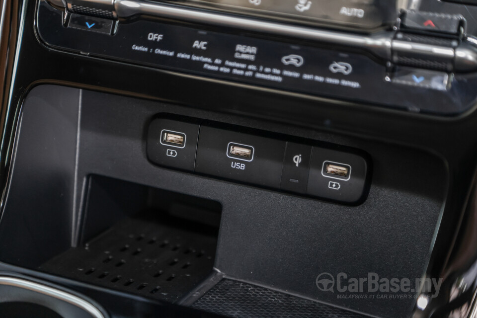 Kia Carnival KA4 (2022) Interior