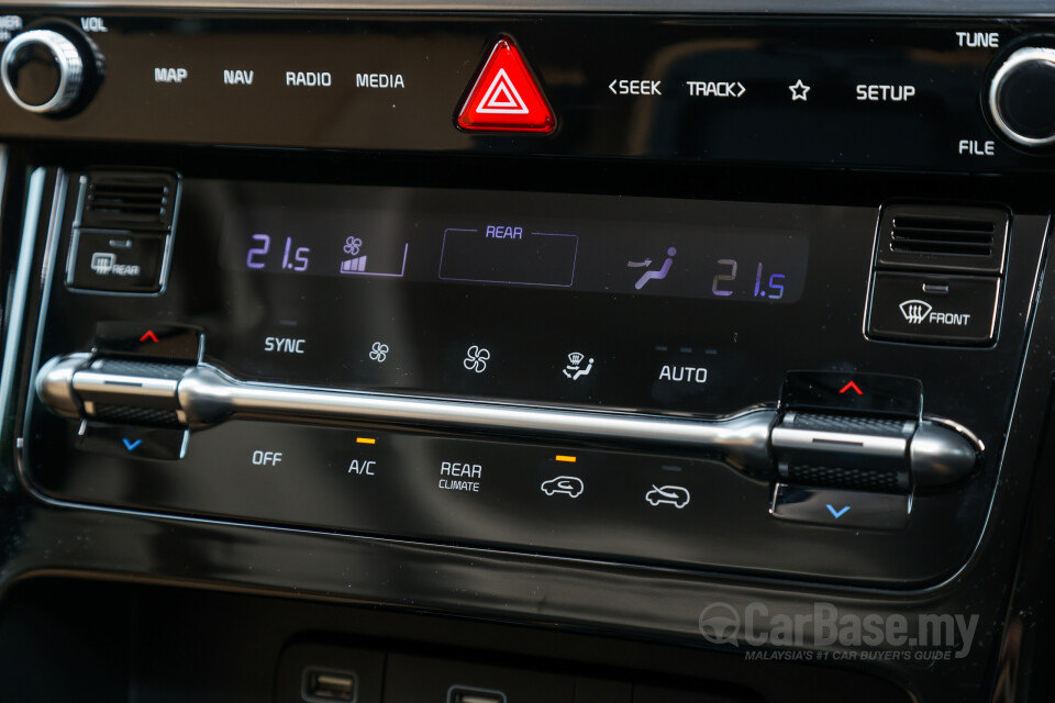 Kia Carnival KA4 (2022) Interior