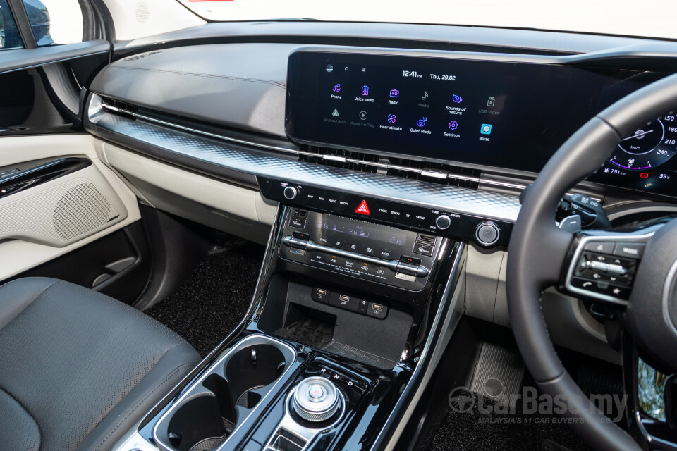 Kia Carnival KA4 (2022) Interior