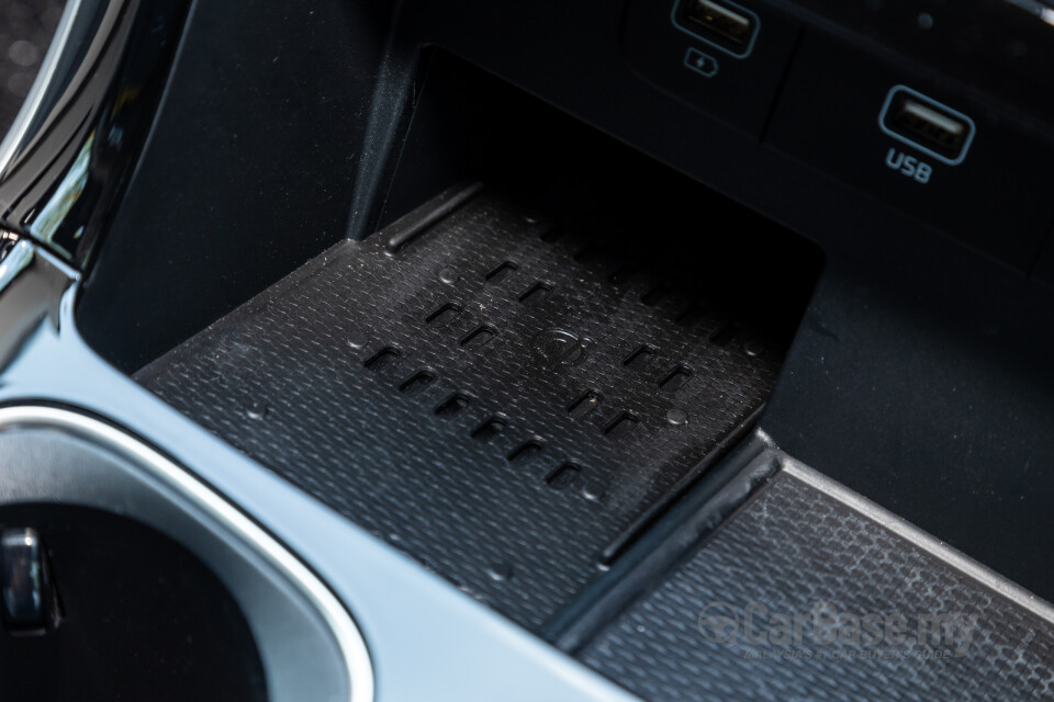 Kia Carnival KA4 (2022) Interior