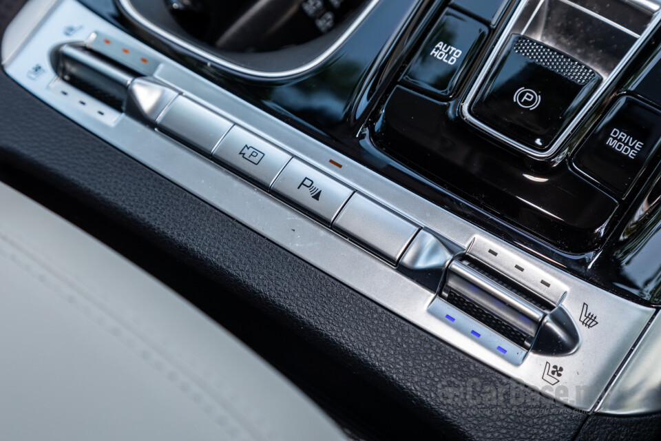 Kia Carnival KA4 (2022) Interior