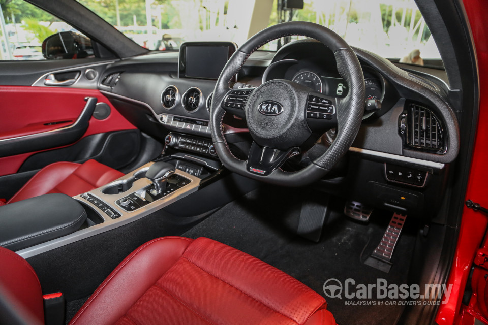Kia Stinger CK (2018) Interior