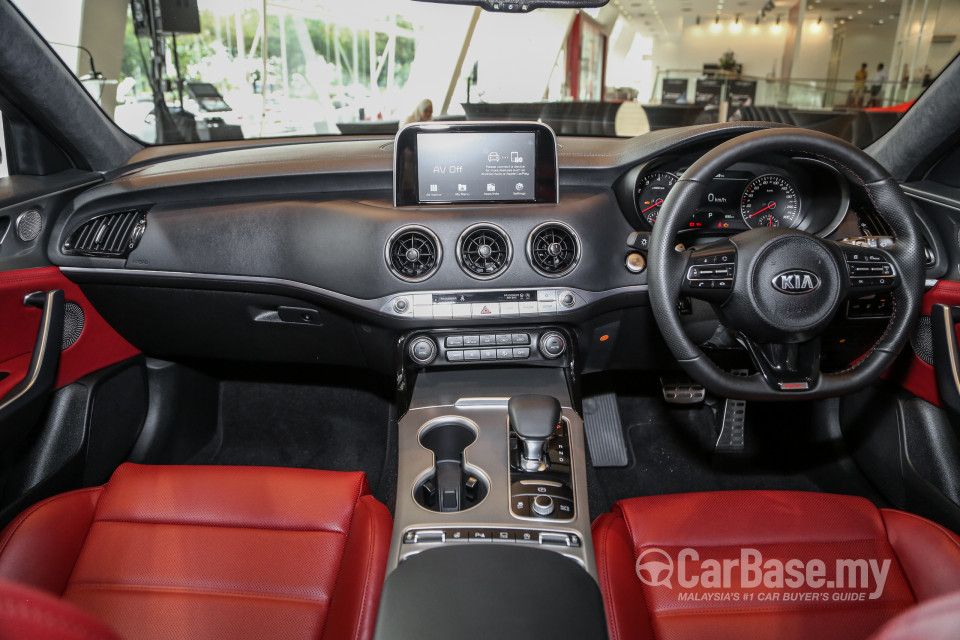 Kia Stinger CK (2018) Interior