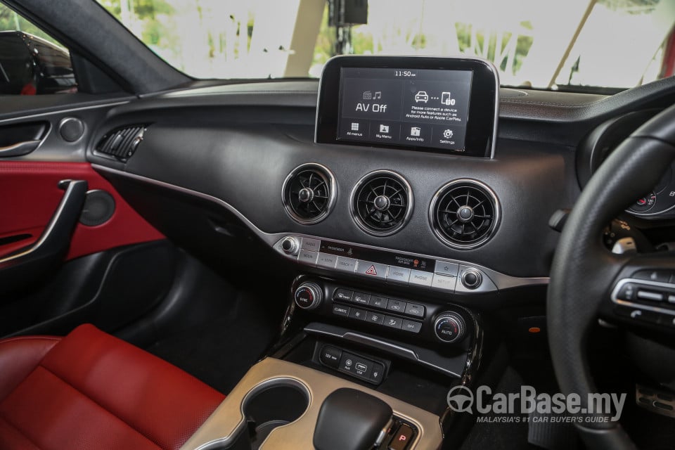 Kia Stinger CK (2018) Interior