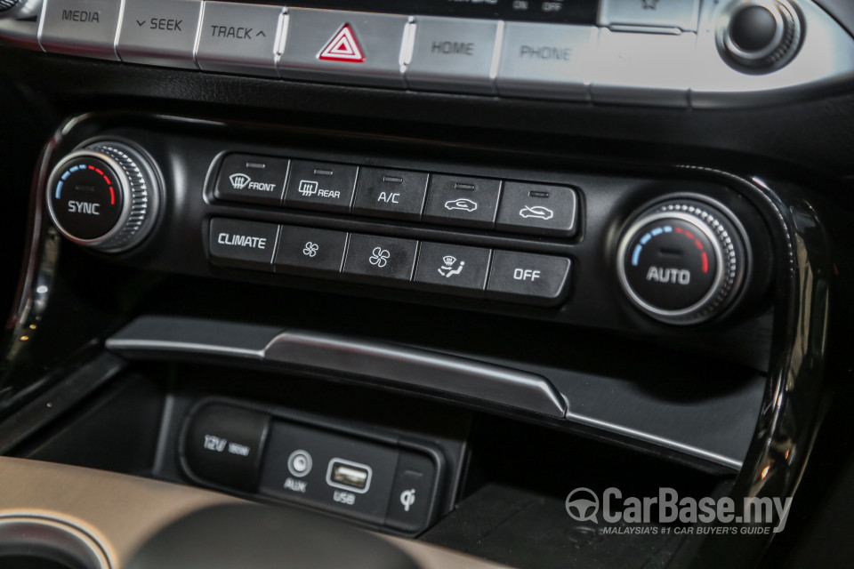 Kia Stinger CK (2018) Interior