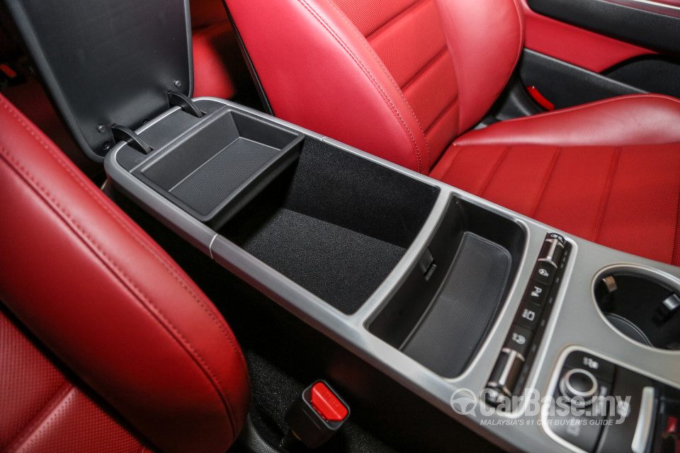 Kia Stinger CK (2018) Interior