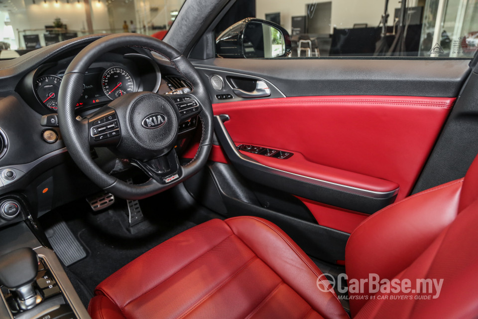 Kia Stinger CK (2018) Interior