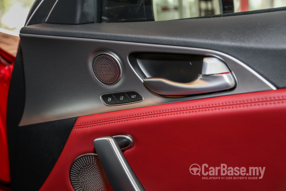 Kia Stinger CK (2018) Interior