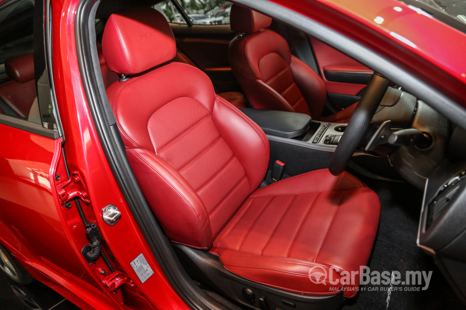 Kia Stinger CK (2018) Interior