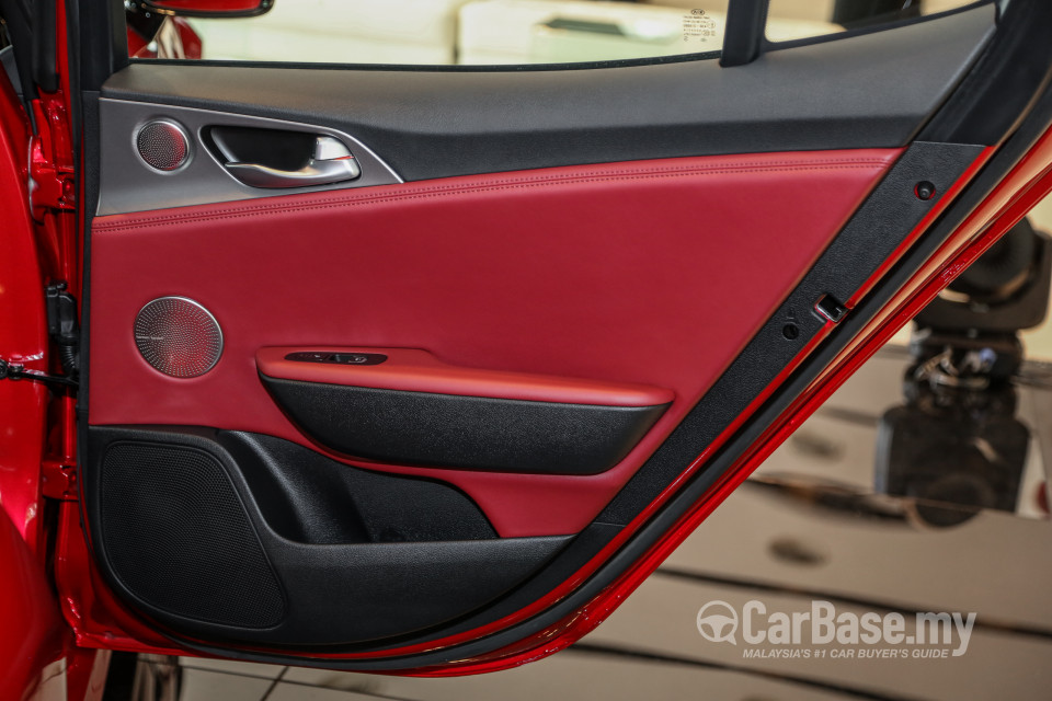 Kia Stinger CK (2018) Interior