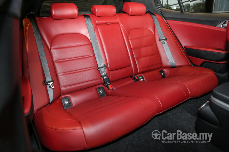 Kia Stinger CK (2018) Interior
