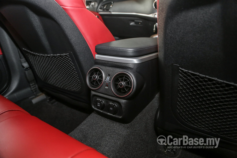 Kia Stinger CK (2018) Interior