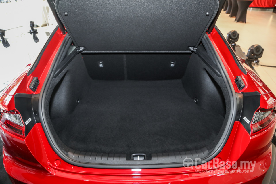 Kia Stinger CK (2018) Interior