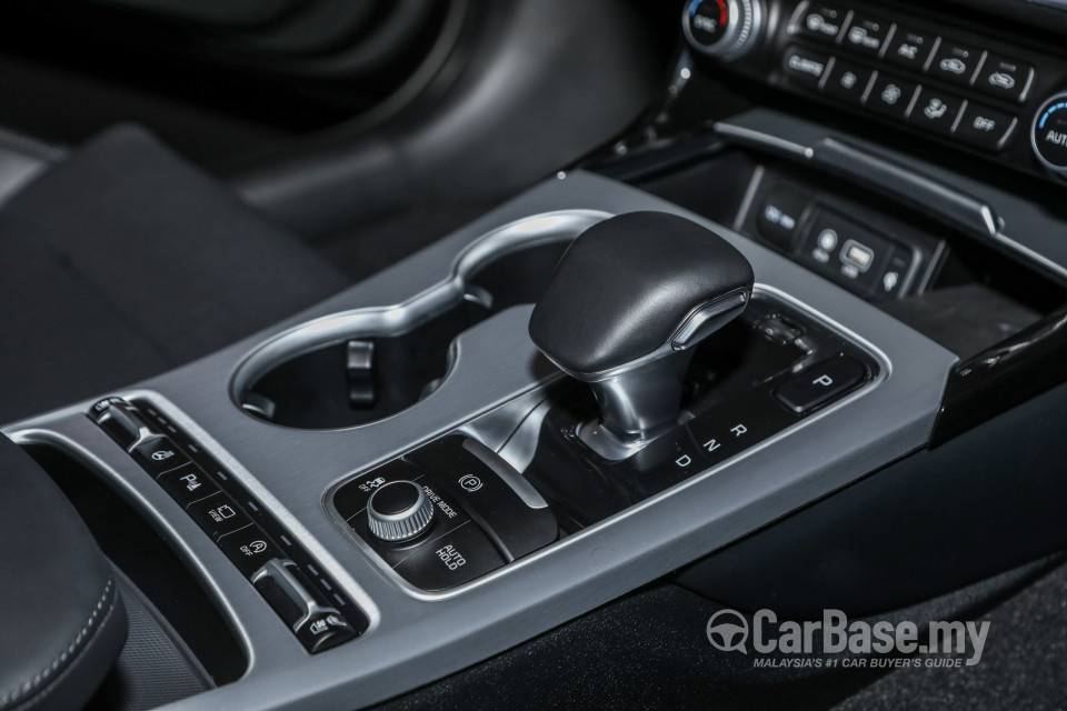 Kia Stinger CK (2018) Interior