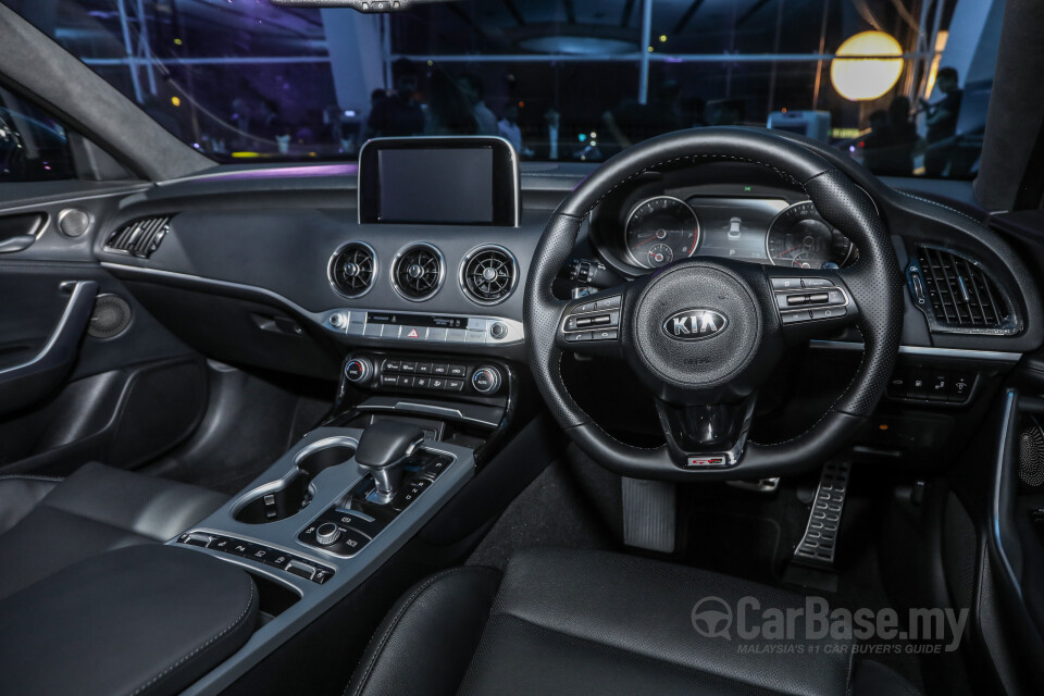 Proton Exora Mk1 RC (2019) Interior