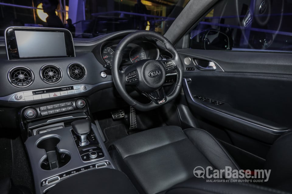 Kia Stinger CK (2018) Interior