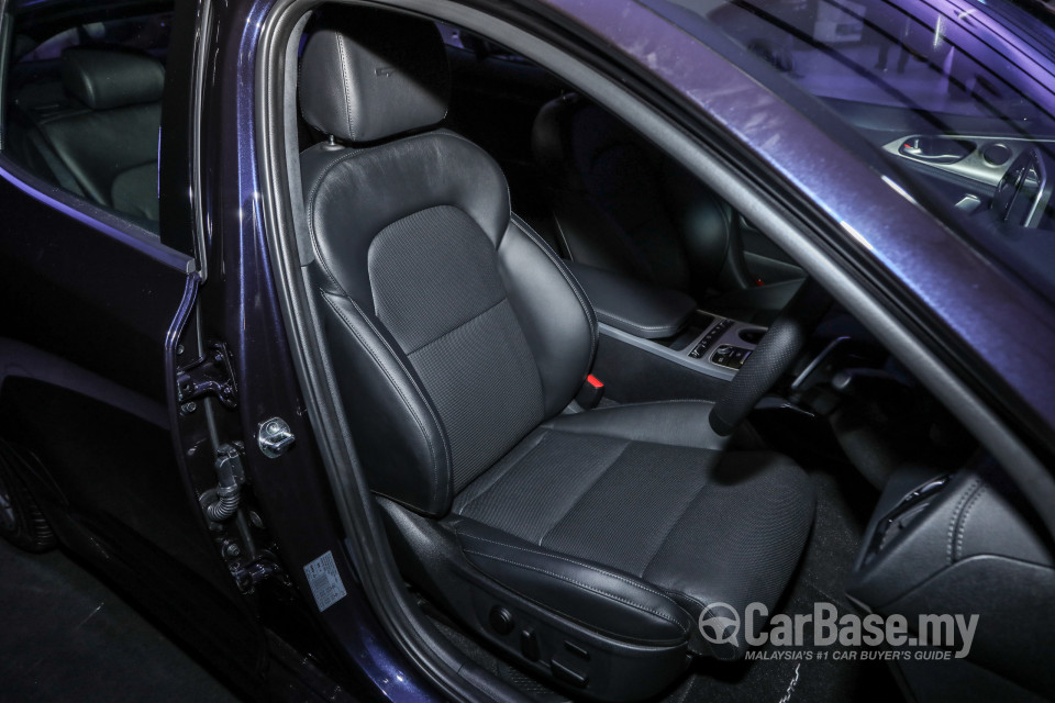 Kia Stinger CK (2018) Interior