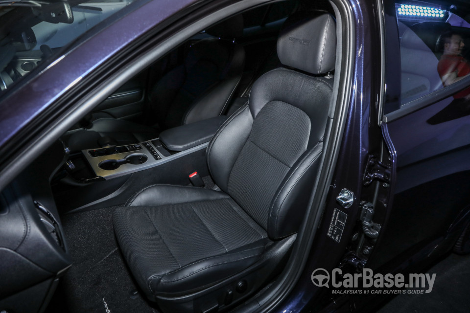Kia Stinger CK (2018) Interior