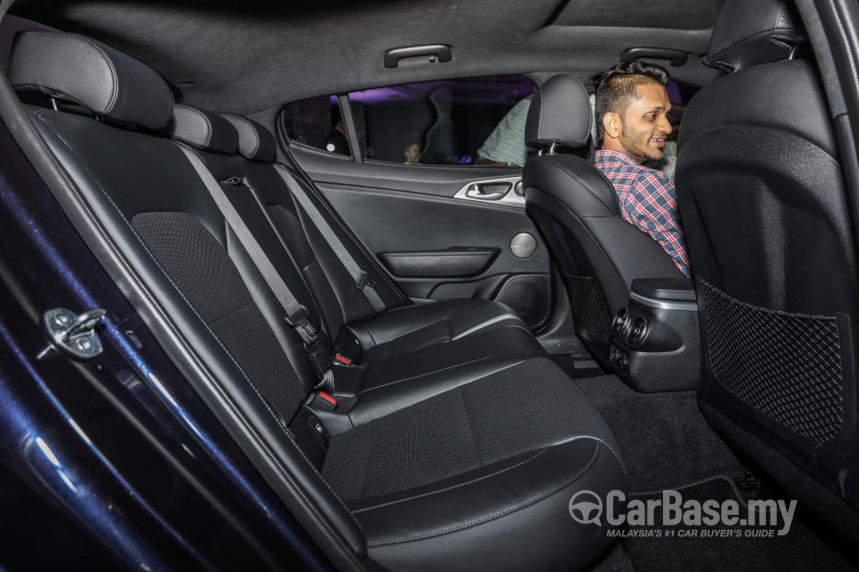 Kia Stinger CK (2018) Interior