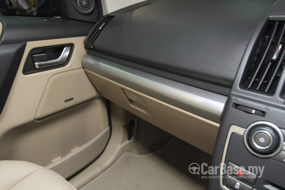 Land Rover Freelander L359 Facelift 2 (2011) Interior